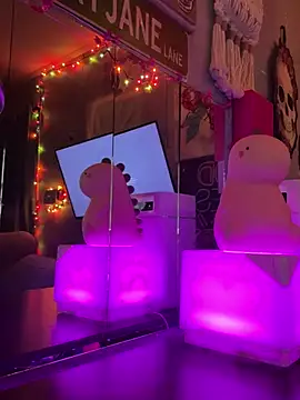 Snapshot of goddessmissmia chatting on 13, 3, 2026 goddessmissmia online show from 13, 3, 2026