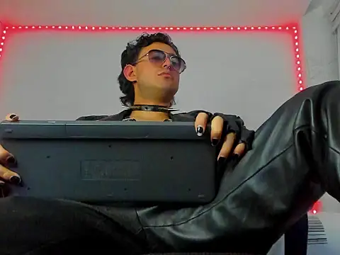 Snapshot of Alexxx_savage chatting on 21, 9, 2025 Alexxx savage online show from 21, 9, 2025