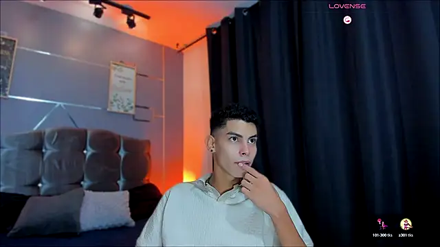 Room 69x online show from 27, 10, 2025