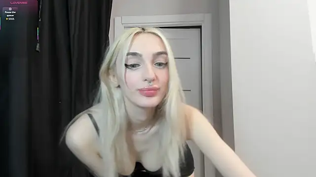 Snapshot of succubantra chatting on 4, 7, 2026 succubantra online show from 4, 7, 2026
