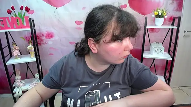 NeonilaLisova online show from 6, 5, 2026
