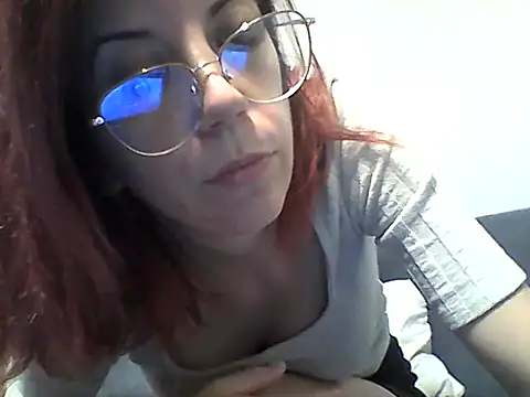 Anayssa  online show from 10, 9, 2025