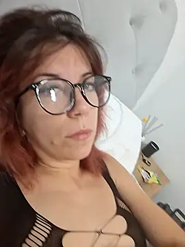 Anayssa  online show from 18, 9, 2025