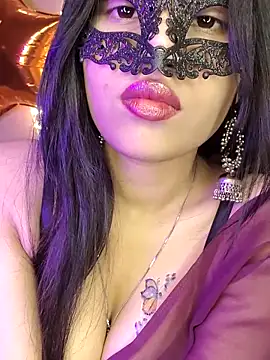 KARISHMA-STRIP online show from 15, 11, 2025