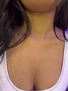 KARISHMA-STRIP online show from 8, 1, 2026