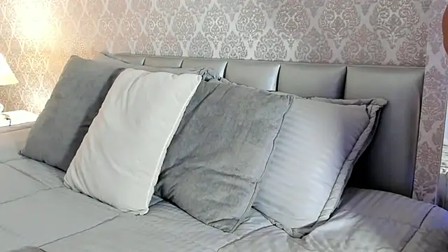 Snapshot of BellaNixs chatting on 1, 12, 2025 BellaNixs online show from 1, 12, 2025