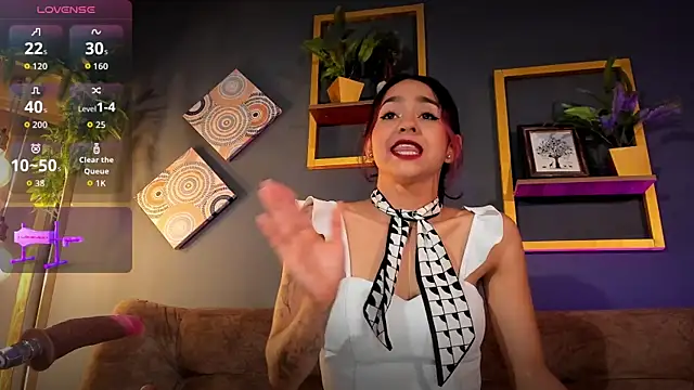 RACHELRUIZ online show from 2, 11, 2025