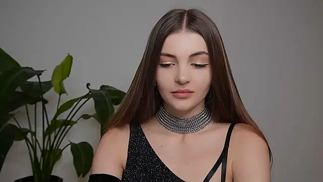 MayTease online show from 28, 9, 2025