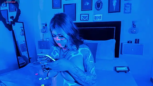 pinkk deemon online show from 28, 2, 2026