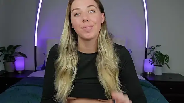 louiseberkeley online show from 6, 10, 2025