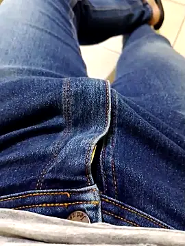 Snapshot of JoaoPedro17cm chatting on 18, 9, 2025 JoaoPedro17cm online show from 18, 9, 2025