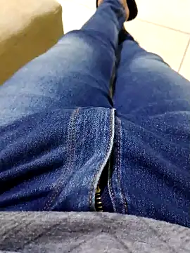 Snapshot of JoaoPedro17cm chatting on 2, 10, 2025 JoaoPedro17cm online show from 2, 10, 2025