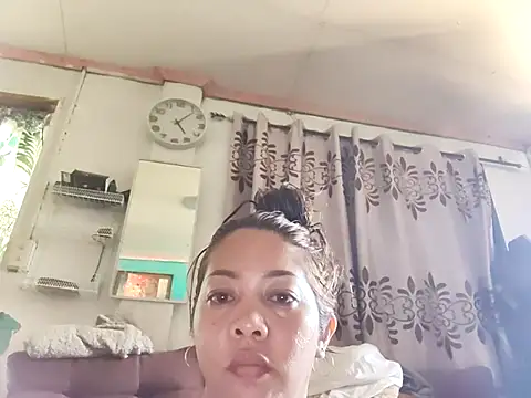 Snapshot of dimple_anne1 chatting on 5, 3, 2026 dimple anne1 online show from 5, 3, 2026