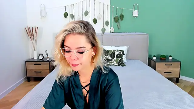 PrincessSlay online show from 16, 9, 2025