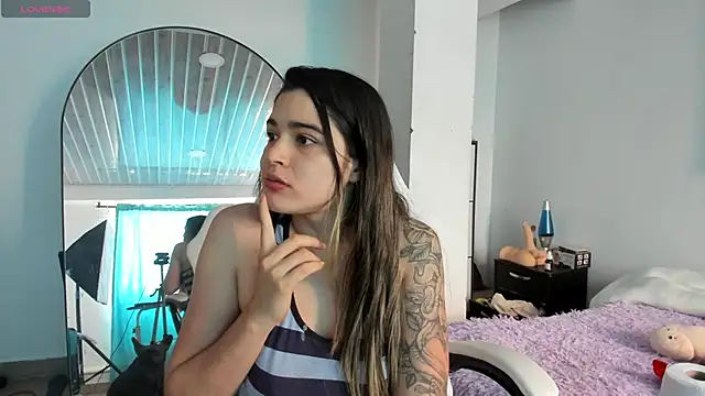 MiaVillalobos online show from 2, 5, 2026