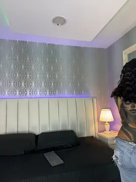 Mia-Medina online show from 9, 7, 2026