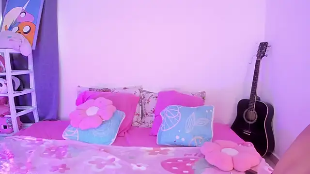 EmyGomezz online show from 17, 9, 2025