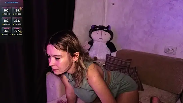 Snapshot of DemonaCast chatting on 4, 10, 2025 DemonaCast online show from 4, 10, 2025