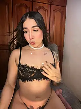 KaditaNavarro online show from 15, 7, 2026