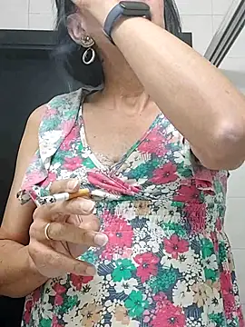 Snapshot of Emily_de_Carla chatting on 12, 11, 2025 Emily de Carla online show from 12, 11, 2025