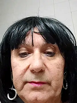 Snapshot of Emily_de_Carla chatting on 18, 11, 2025 Emily de Carla online show from 18, 11, 2025