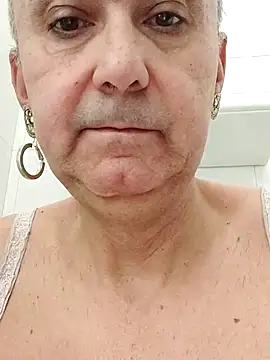 Snapshot of Emily_de_Carla chatting on 16, 12, 2025 Emily de Carla online show from 16, 12, 2025