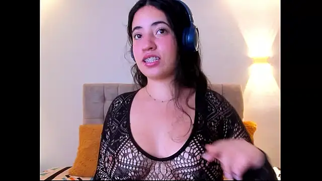 Snapshot of Nicol_Chang chatting on 9, 10, 2025 Nicol Chang online show from 9, 10, 2025