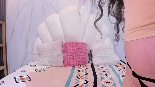 Snapshot of Nicol_Chang chatting on 28, 10, 2025 Nicol Chang online show from 28, 10, 2025