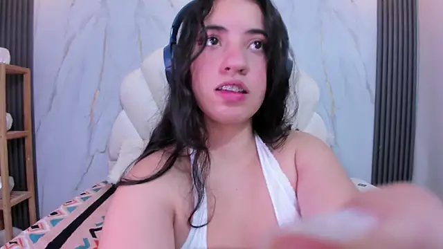 Snapshot of Nicol_Chang chatting on 29, 10, 2025 Nicol Chang online show from 29, 10, 2025