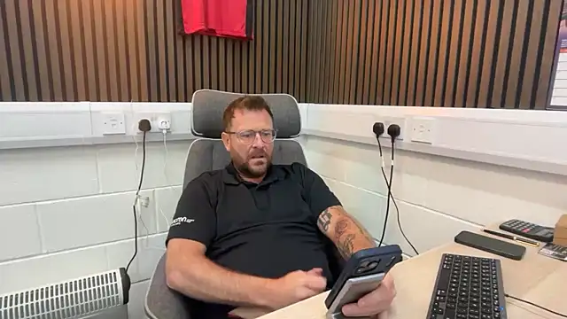 Snapshot of bilf1978 chatting on 23, 3, 2026 bilf1978 online show from 23, 3, 2026