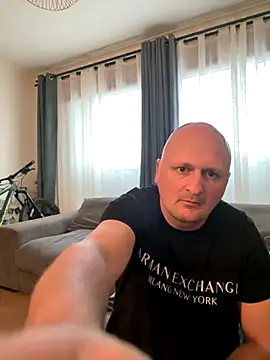 Snapshot of Attila120 chatting on 4, 11, 2025 Attila120 online show from 4, 11, 2025