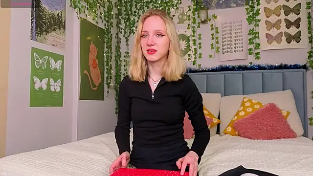 EmmaNovak online show from 9, 1, 2026