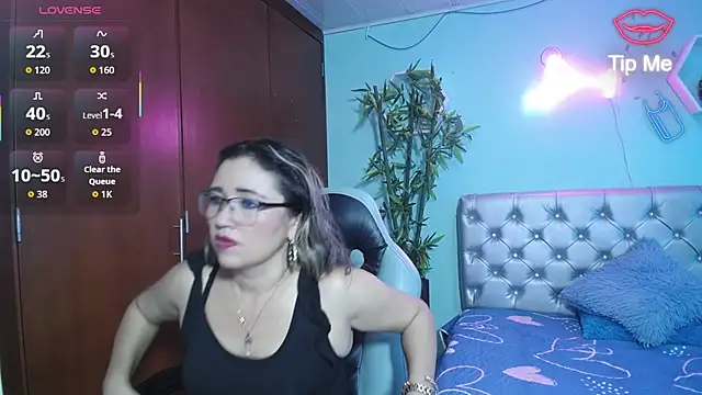 noelia milf19 online show from 11, 6, 2026