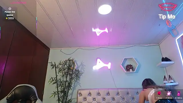 noelia milf19 online show from 23, 6, 2026