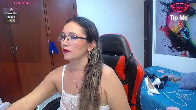 noelia milf19 online show from 18, 7, 2026