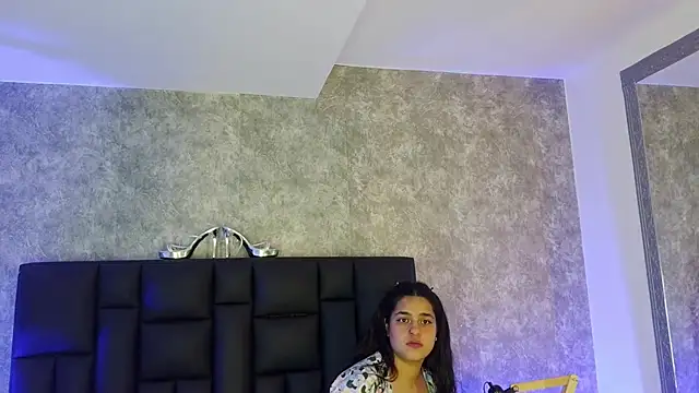 crystaldarliing online show from 30, 4, 2026