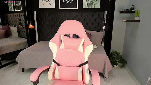 kitty collins  online show from 16, 9, 2025