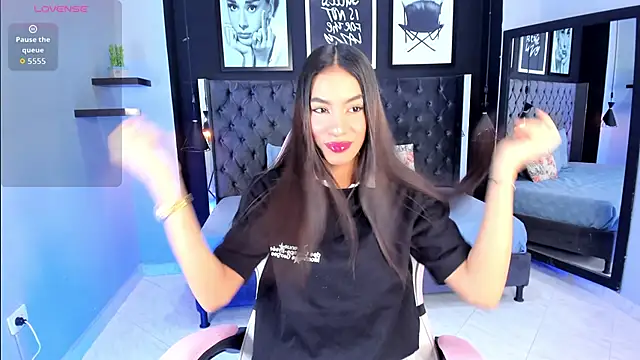 kitty collins  online show from 5, 10, 2025