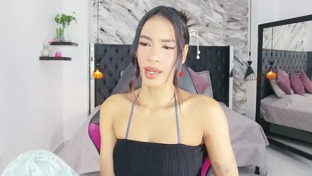 kitty collins  online show from 24, 6, 2026