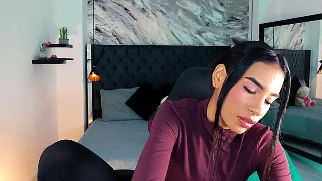 kitty collins  online show from 17, 7, 2026
