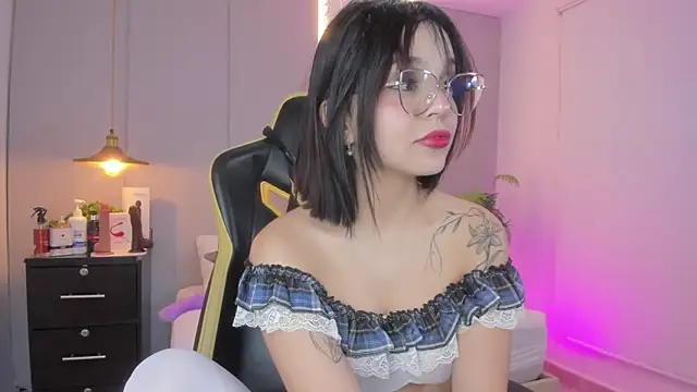 Clara Luu online show from 4, 2, 2026