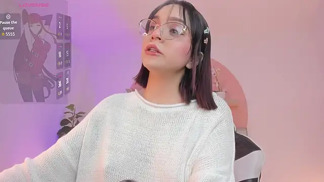 Snapshot of Clara_Luu chatting on 10, 7, 2026 Clara Luu online show from 10, 7, 2026