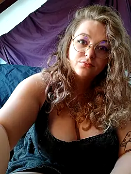 LilouCuriosity online show from 9, 9, 2025