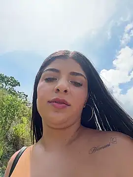 Isaa-Sweet online show from 18, 4, 2026