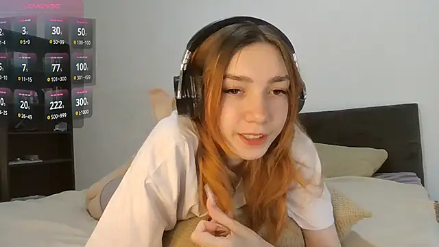 Snapshot of RedheadMisty chatting on 20, 9, 2025 RedheadMisty online show from 20, 9, 2025