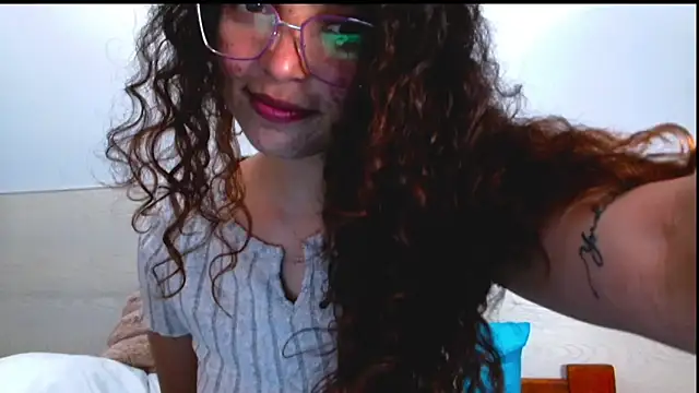 Snapshot of Ariagal chatting on 10, 9, 2025 Ariagal online show from 10, 9, 2025