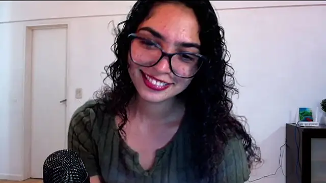 Snapshot of Ariagal chatting on 18, 10, 2025 Ariagal online show from 18, 10, 2025