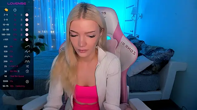 AnyaTaylor  online show from 21, 3, 2026