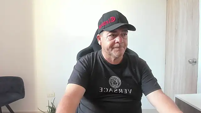 Snapshot of massimo_dannger chatting on 25, 9, 2025 massimo dannger online show from 25, 9, 2025