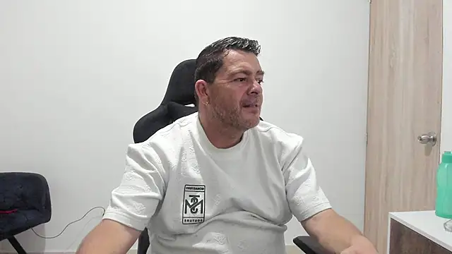 Snapshot of massimo_dannger chatting on 28, 9, 2025 massimo dannger online show from 28, 9, 2025